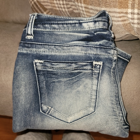 Light Washed Jeans - Picture 4 of 4